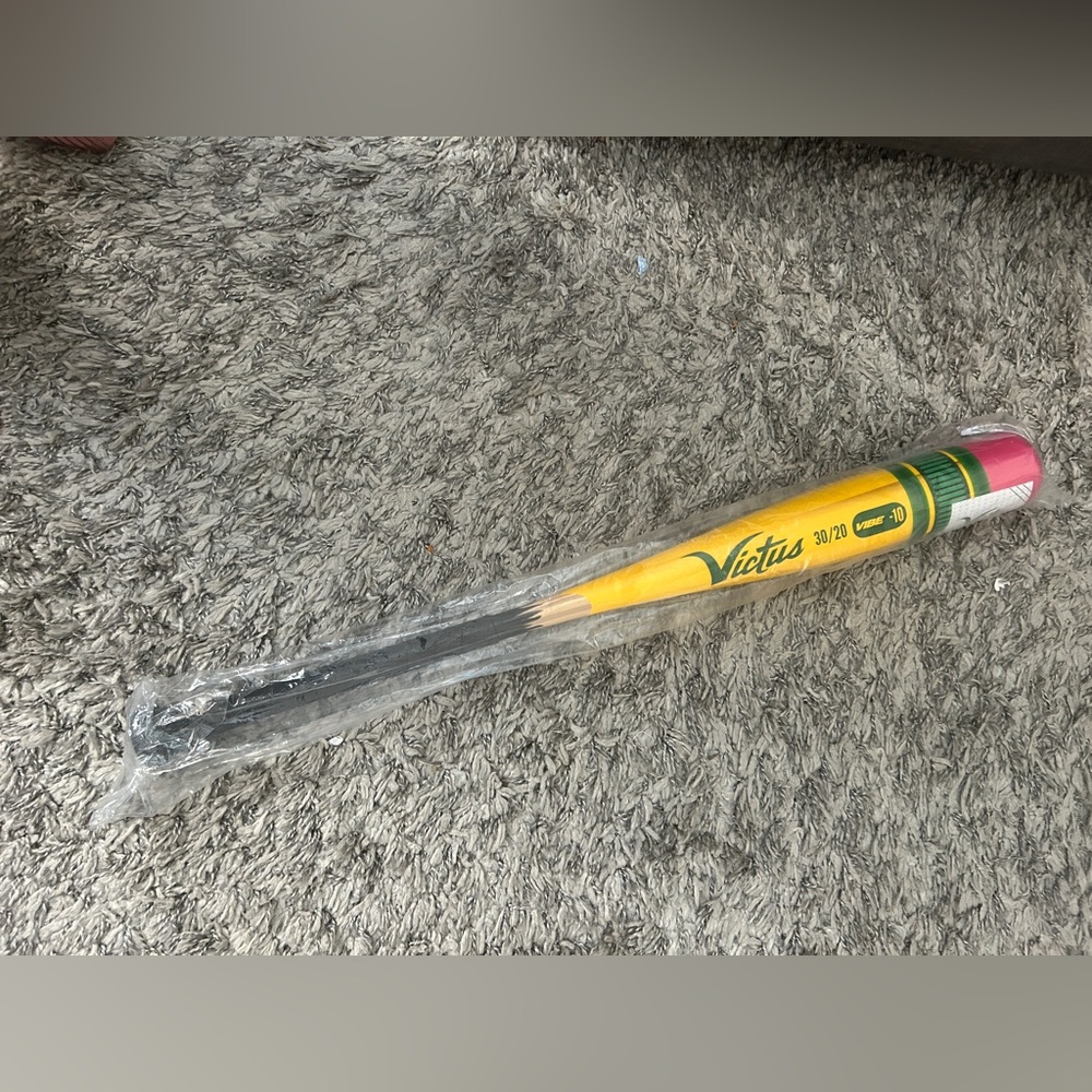 SOLD! NEW Victus Pencil USSA Bat 30”/20’ Drop 10